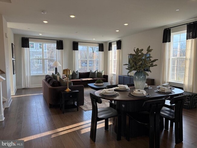 Building Photo - 113 FRED CLARK Dr