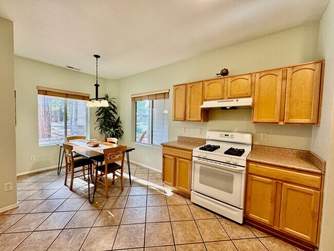 Building Photo - 4809 S Dory Trail