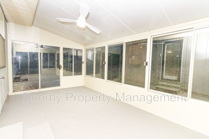 Building Photo - 8807 Heathfield Dr