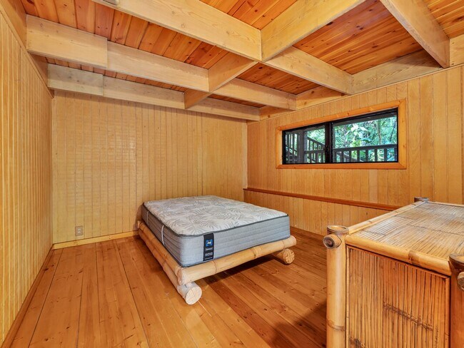 Building Photo - 3 bedrooms 2 bathroom with a large Loft for generational living + storage shed