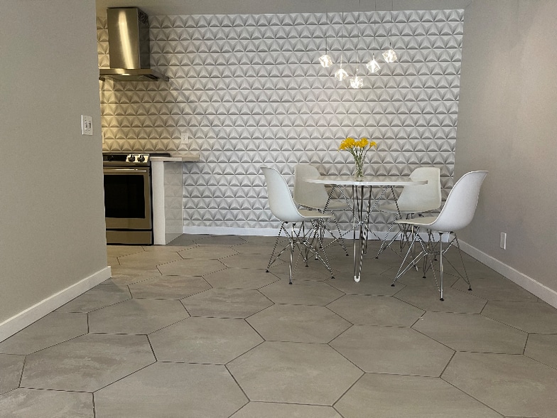 Building Photo - 2825 N Los Felices Rd