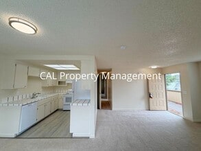Building Photo - Condo for Rent in North Salinas!