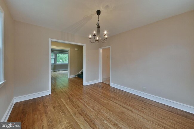 Building Photo - 27 Bysher Ave