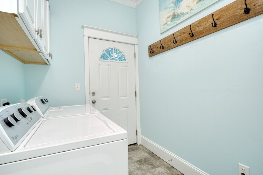 Building Photo - 312 N 5th Ave