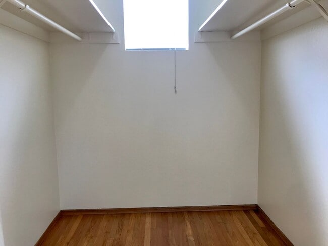 Primary Photo - Delightful SSF 3 bed/2 bath Home
