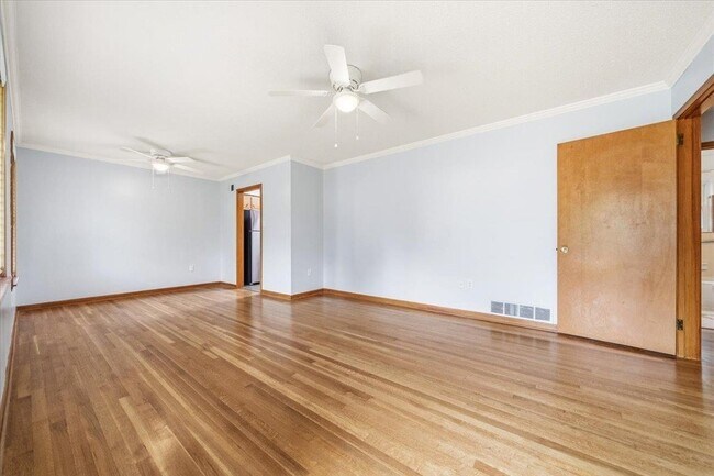 Building Photo - 7283 Juana Dr