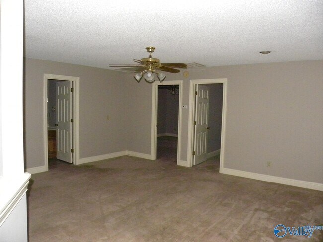 Building Photo - 101 Emerald Ln