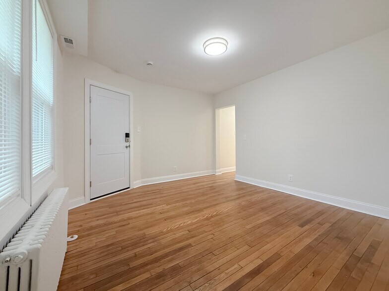 Building Photo - 4800 3rd St NW