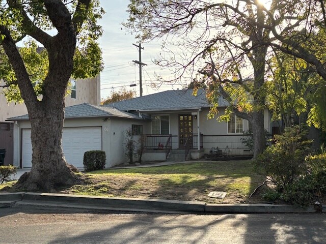 Building Photo - 3425 Military Ave