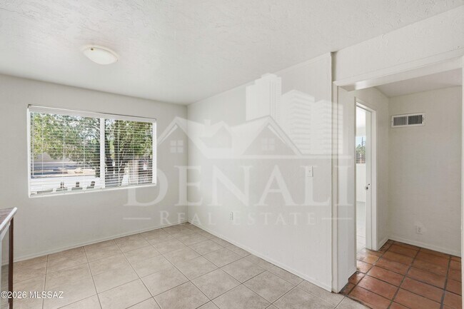 Building Photo - 3801 N 4th Ave