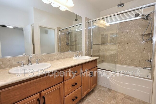 Building Photo - 3403 Oselot Way