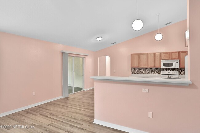 Building Photo - 11 Wheatfield Dr