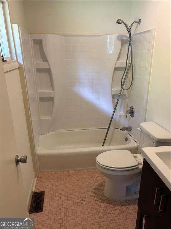 Building Photo - 150 Sherwood Dr