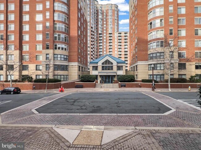 Building Photo - 3835 9th St N