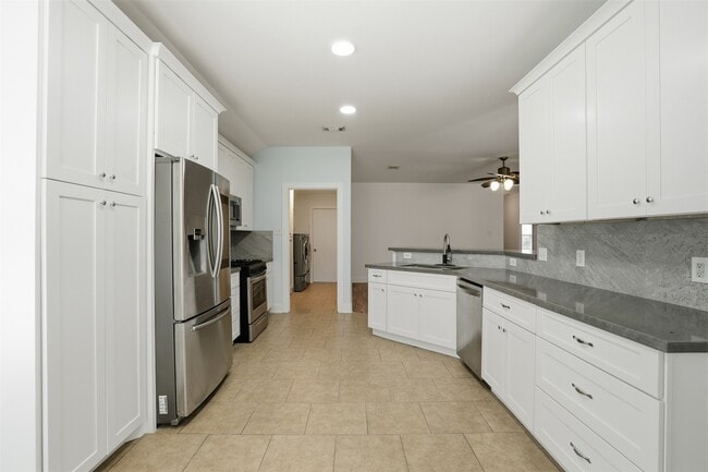 Building Photo - 1631 Hade Meadow Ln