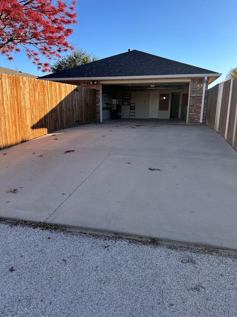 Building Photo - 4230 Green Meadow Dr