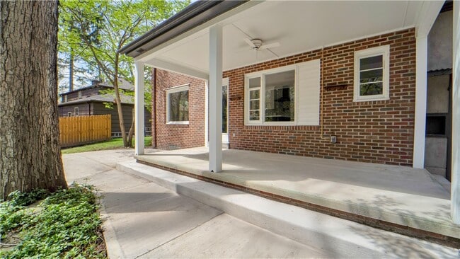 Building Photo - 288 Oakridge Dr