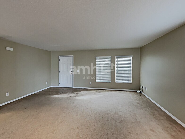 Building Photo - 11114 Golden Silence Dr