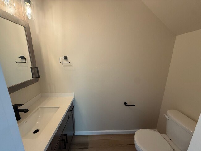 Building Photo - 1652 Ascent Pl