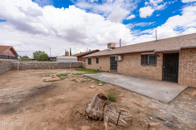Building Photo - 921 Wier Ln
