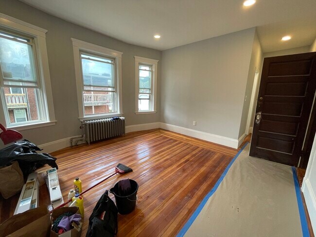 Building Photo - 44 Ashley St