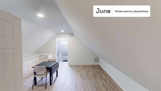 Building Photo - Room in Shared 4 bed/2 bath home