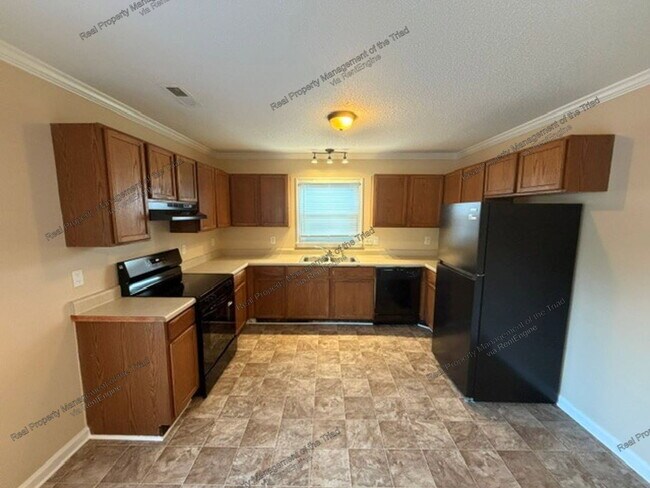 Building Photo - 404 Mt Olive Dr