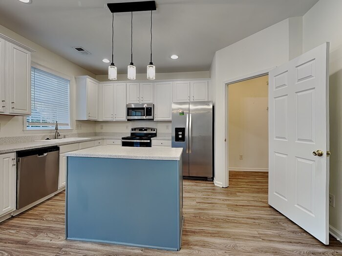 Building Photo - 5859 Crimson Oak Ct