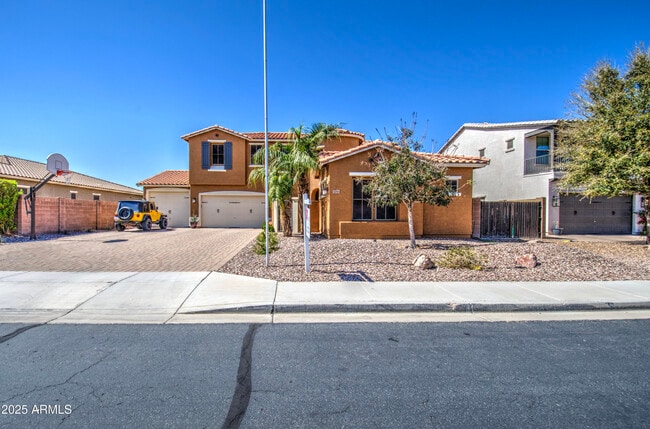 Building Photo - 3016 N Glenview