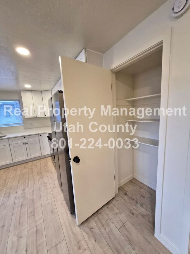 Building Photo - 1148 W 100 N