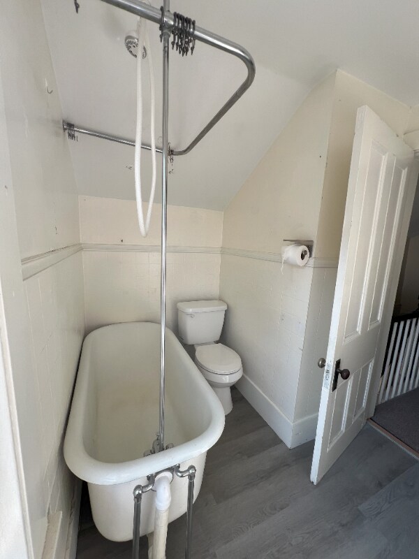 Building Photo - 16 Brown St