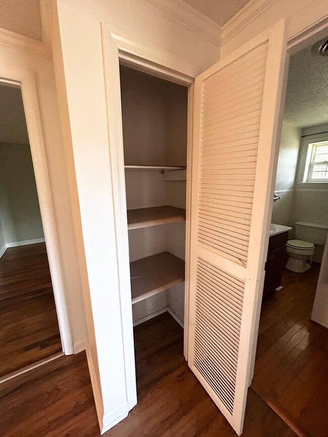 Building Photo - NOW AVAILABLE! 3 Bedrooms/1 1/2 Bath with Double living room space.