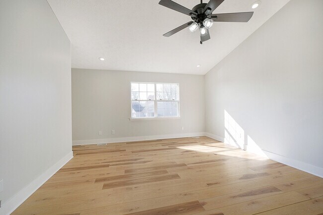 Building Photo - Beautifully 4-Bedroom Home in the Heart of...