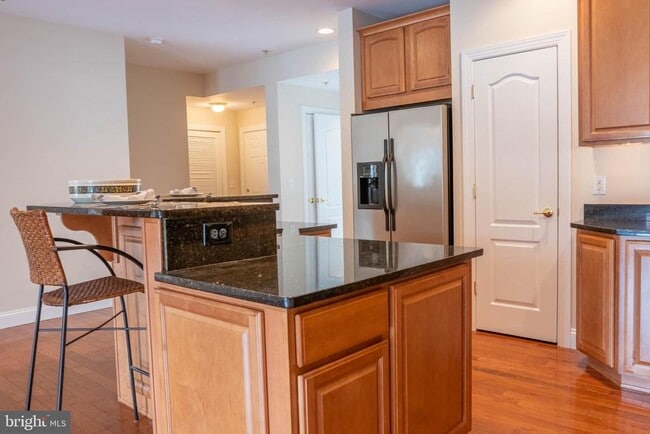 Building Photo - 204 Seneca Way