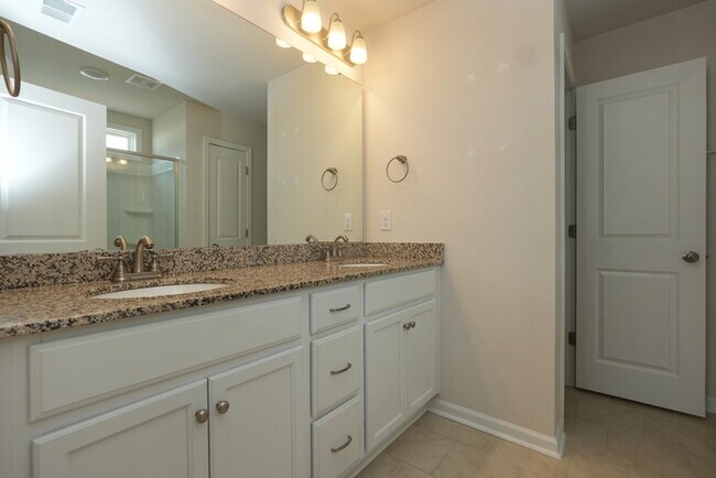 Building Photo - 3BR/2.5BA SFR with 1-car garage near Publix. Pets Allowed