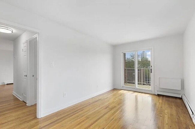 Building Photo - 2629 E 23rd St
