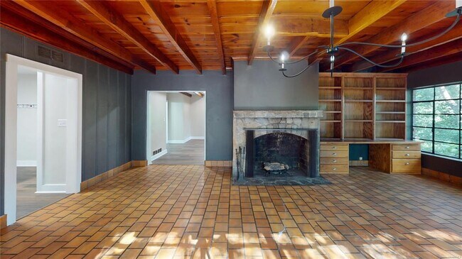 Building Photo - 3 Knob Hill Rd