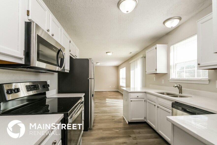 Building Photo - 265 E Pine Ridge Dr