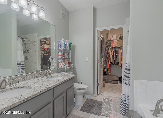 Building Photo - 3892 Summer Grove Way N