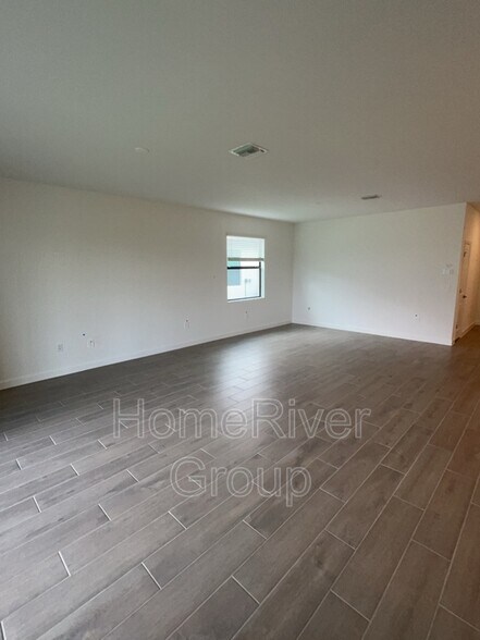 Building Photo - 14290 Winding Cedar Wy
