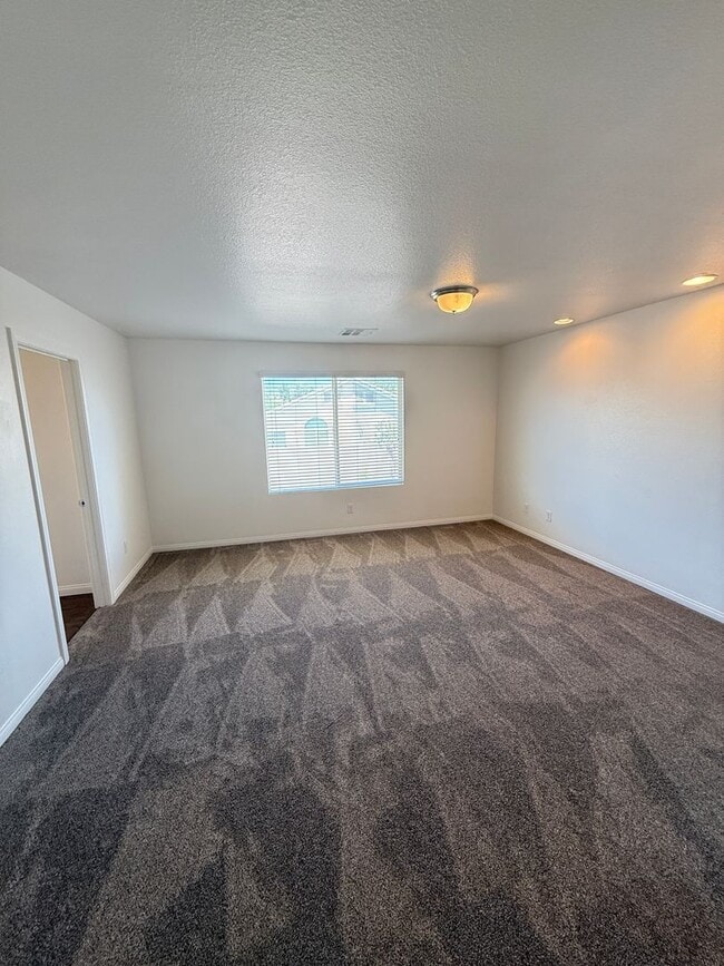 Building Photo - Brand New Home For Lease! Southern Highlan...