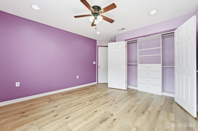 Building Photo - 105 Pearce Ln