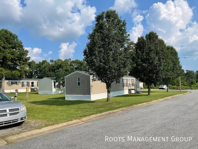 Building Photo - 387 Webster Rd