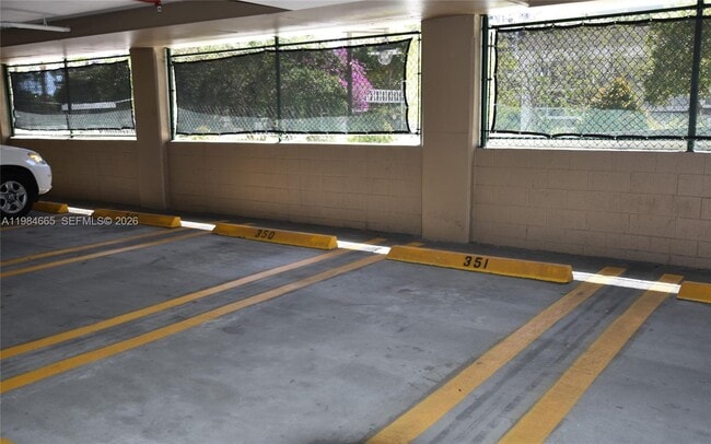 Building Photo - 801 Brickell Key Blvd