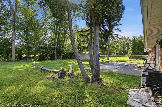Building Photo - 23748 E Le Bost