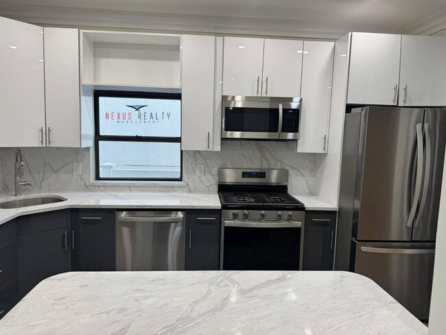 Building Photo - 19-22-22 21st Rd