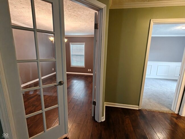 Building Photo - 802 Fern Dr