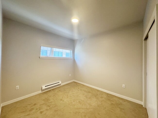 Building Photo - Great Apt For Rent