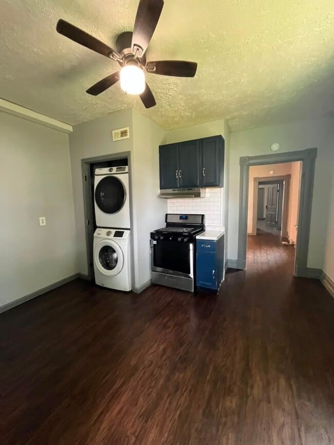Building Photo - 3926 Decoursey Ave