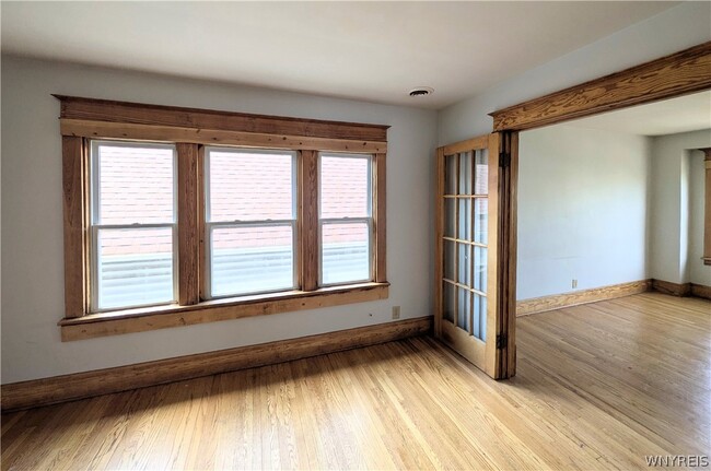 Building Photo - 47 Bridgeman St